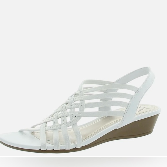 Women’s Naturalizer White Sandals , US sz 8 brand new - Picture 1 of 9